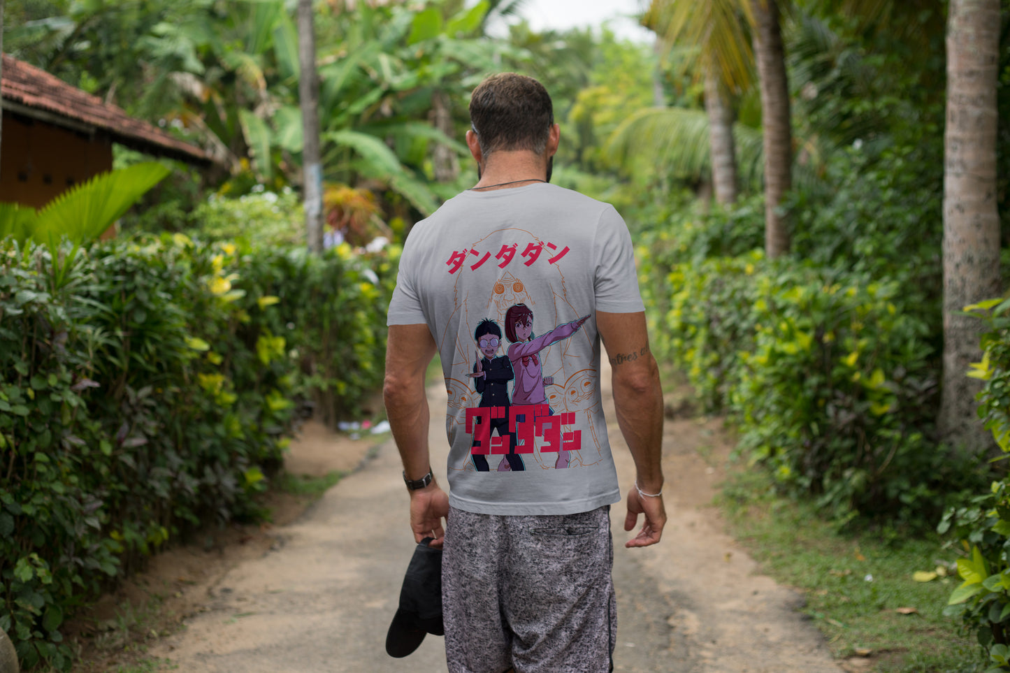 Abuela Regular Fit Tee